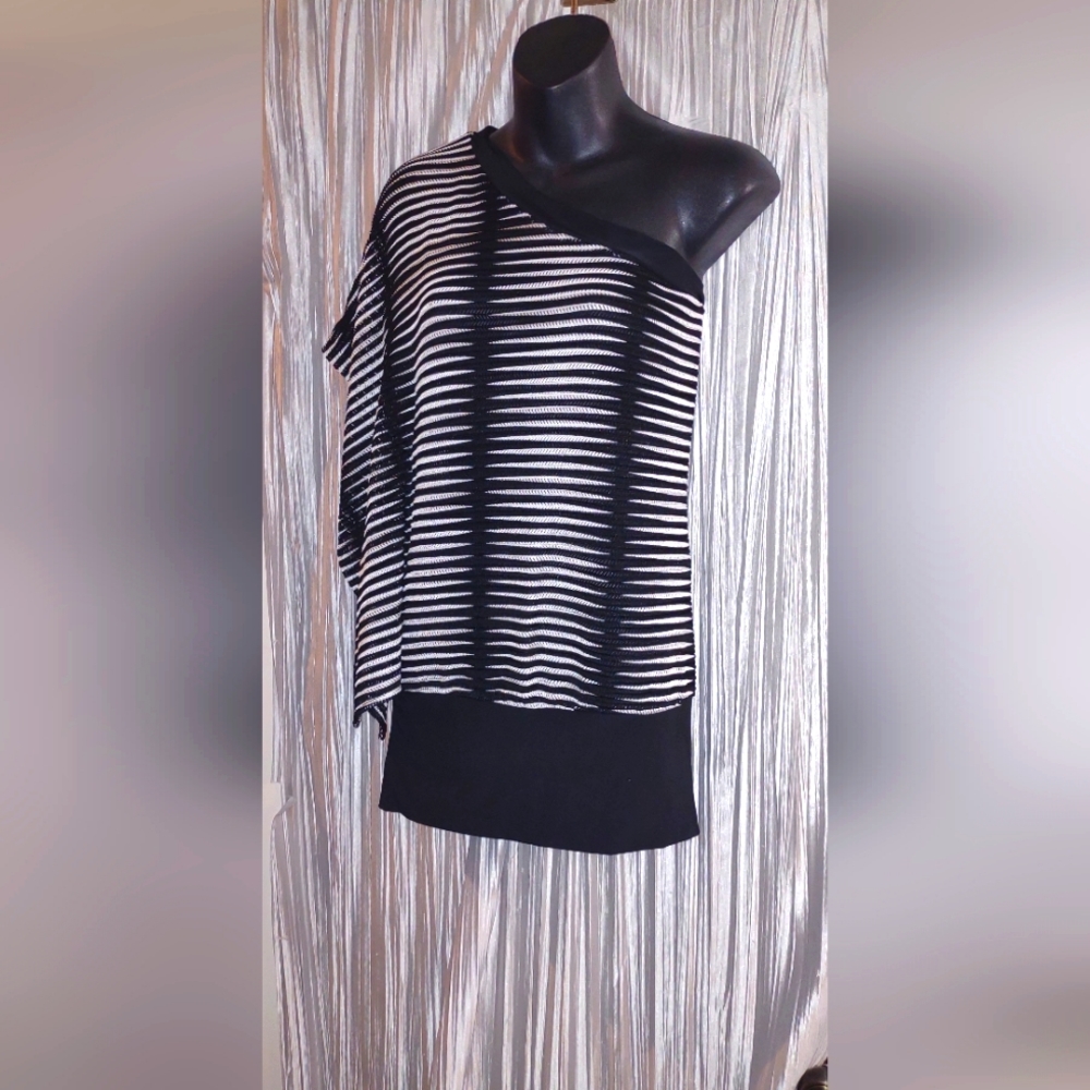 Body central New with tags, cold shoulder mini dress size large